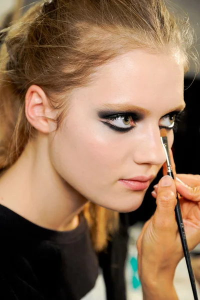 Look 10